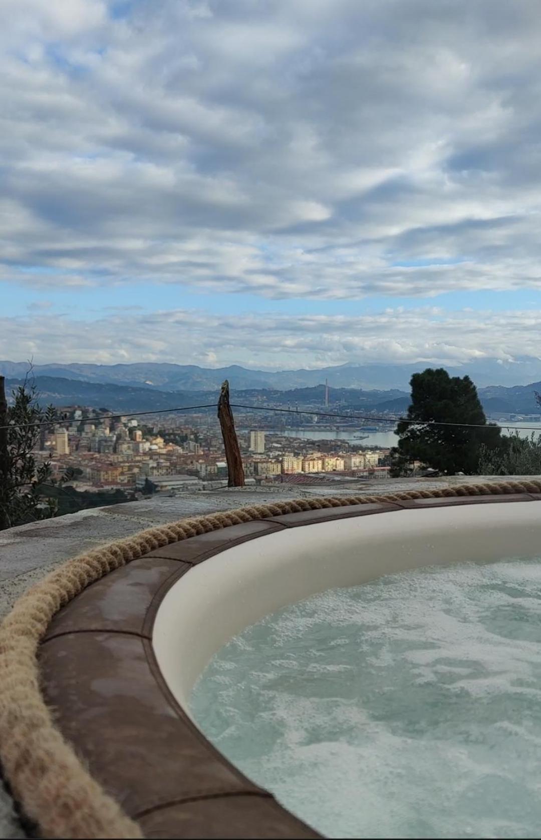 Agriturismo Belvedere 9 لا سبيتسْيا المظهر الخارجي الصورة
